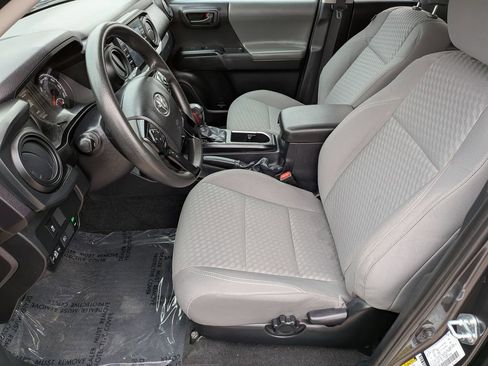 Used 2022 Toyota Tacoma SR AWD/4WD image 11
