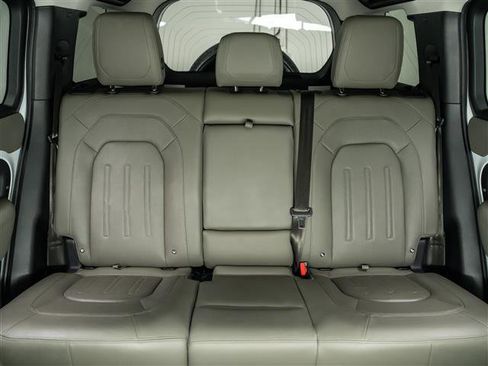 Used 2022 Land Rover Defender 110 S image 17