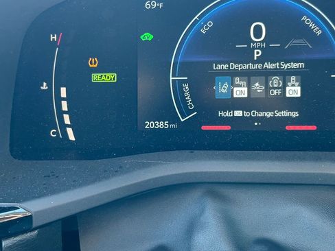Certified 2025 Toyota Camry LE FWD image 33