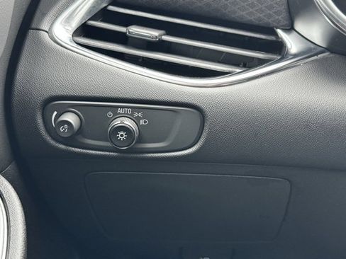 Used 2018 Chevrolet Malibu LT image 26