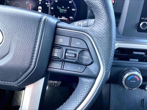 Used 2025 Toyota Tacoma TRD Off-Road AWD/4WD image 24