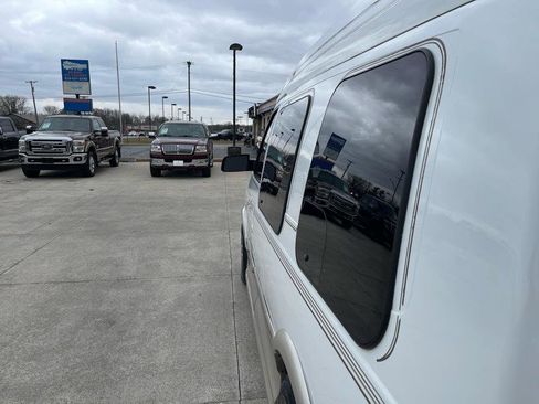 Used 2004 GMC Safari Conversion image 14