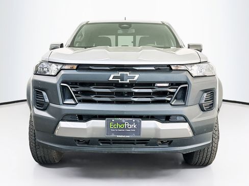 Used 2025 Chevrolet Colorado Trail Boss image 2