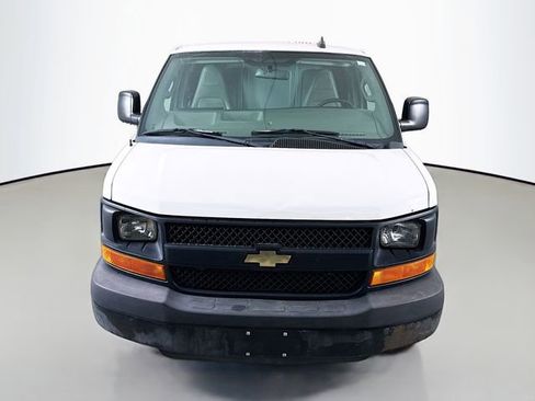 Used 2016 Chevrolet Express 3500 Extended image 2