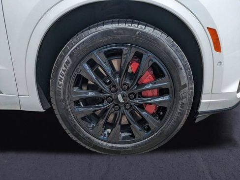 Certified 2024 Cadillac XT6 Sport w/ LPO, Blue Accent Package AWD/4WD image 11