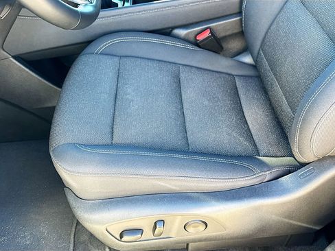 Used 2024 Chevrolet Traverse LT image 18