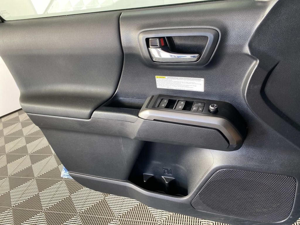 Used 2018 Toyota Tacoma TRD Pro AWD/4WD image 24