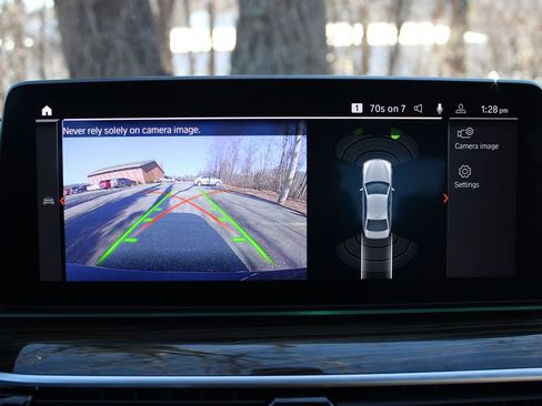 Used 2023 BMW 530i xDrive 530i xDrive w/ Premium Package image 19