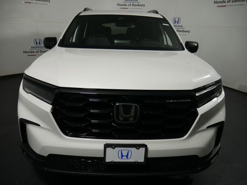 New 2026 Honda Pilot Black Edition image 2