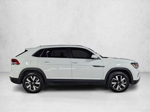 Used 2023 Volkswagen Atlas Cross Sport SE FWD image 4