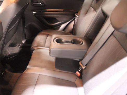 Used 2022 Chevrolet Trax LT w/ LT Convenience Package image 46