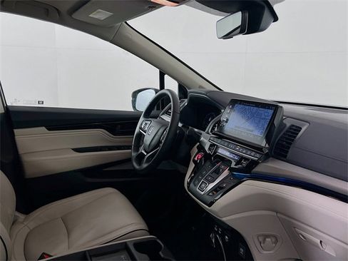 Used 2025 Honda Odyssey Touring image 8
