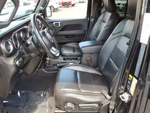 Used 2021 Jeep Wrangler Unlimited Sahara AWD/4WD image 12