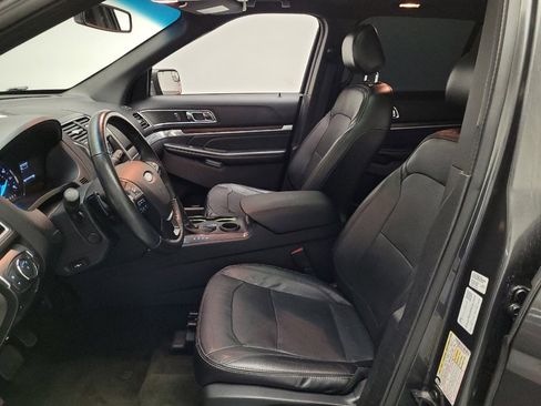 Used 2017 Ford Explorer Limited image 17