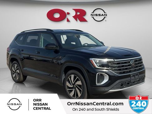 Used 2025 Volkswagen Atlas SE AWD/4WD image 3