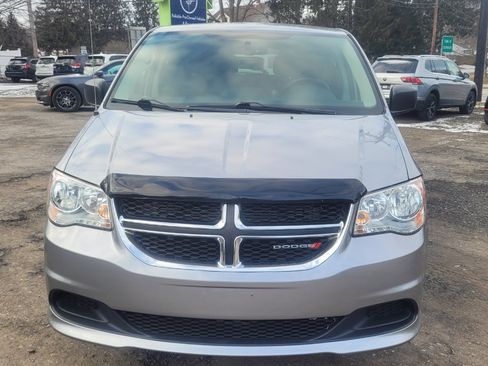 Used 2017 Dodge Grand Caravan SE w/ Power Window Group image 3