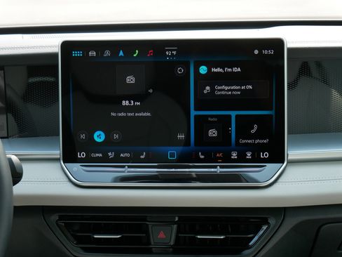 Certified 2025 Volkswagen Tiguan SE AWD/4WD image 10