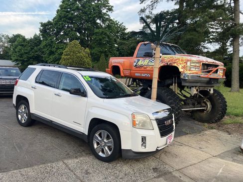 Used 2015 GMC Terrain SLE w/ Chrome Package FWD image 2