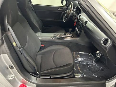 Used 2015 MAZDA MX-5 Miata Club image 13