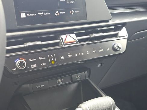 New 2026 Kia Niro LX image 15