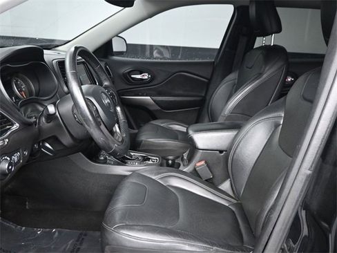 Used 2020 Jeep Cherokee Limited image 7