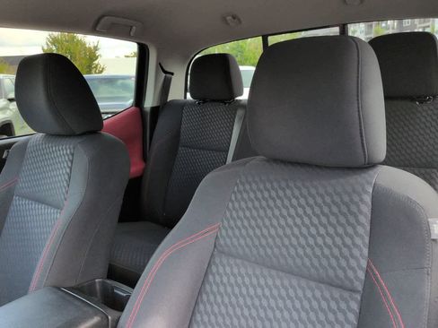 Used 2020 Toyota Tacoma SR5 RWD image 8