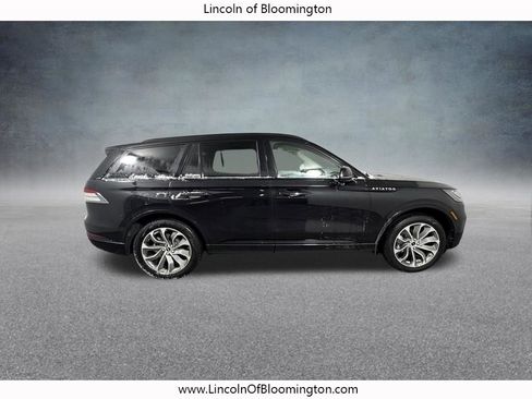 New 2026 Lincoln Aviator AWD image 11