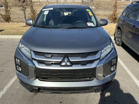 Used 2024 Mitsubishi Outlander Sport SE image 2