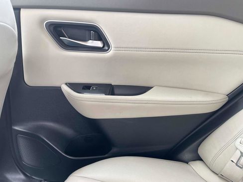 Used 2021 Nissan Rogue SL w/ Premium Package image 15