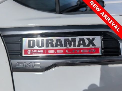 Used 2023 GMC Sierra 2500 AT4 w/ AT4 Preferred Package image 9