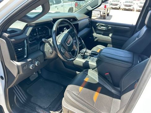 Used 2023 GMC Sierra 1500 AT4 w/ AT4 Premium Package AWD/4WD image 8