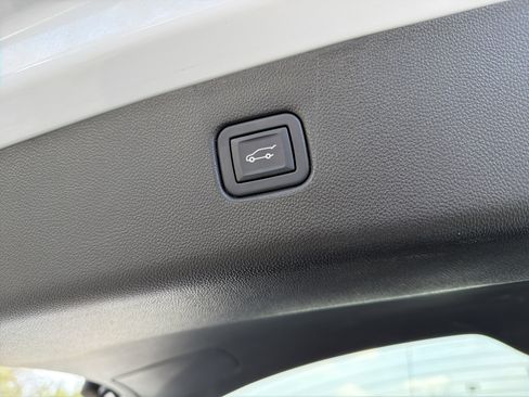 Used 2023 Chevrolet Blazer LT image 19