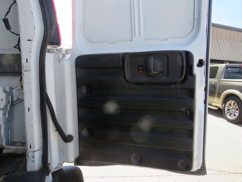 Used 2009 Chevrolet Express 2500 Extended image 36