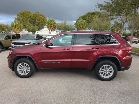 Used 2020 Jeep Grand Cherokee Laredo image 9