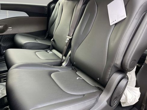 New 2026 Kia Carnival LXS image 22