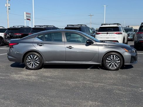 New 2026 Nissan Altima 2.5 SV FWD image 3