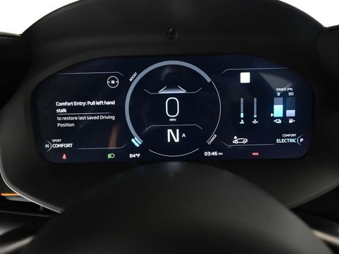 Used 2025 McLaren Artura image 12