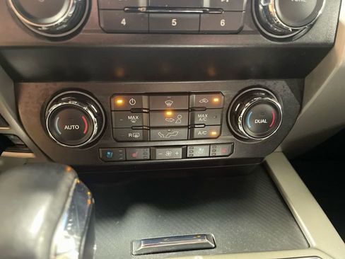 Used 2020 Ford F150 Lariat AWD/4WD image 19
