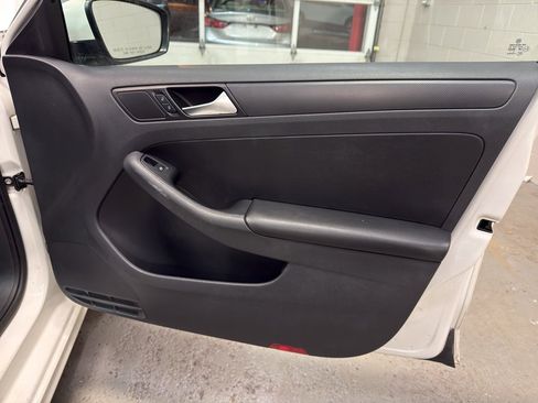 Used 2014 Volkswagen Jetta SE image 20