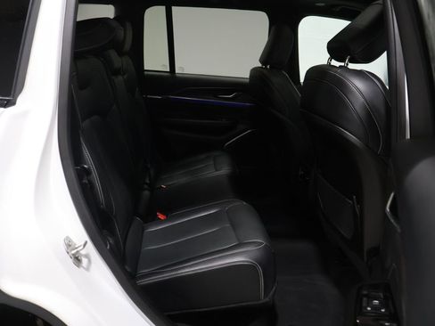 Certified 2024 Jeep Grand Cherokee Overland image 23