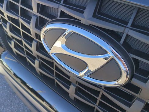 New 2026 Hyundai Venue SE image 13