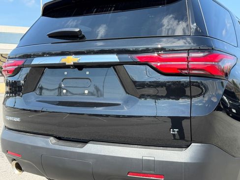 Used 2023 Chevrolet Traverse LT image 13