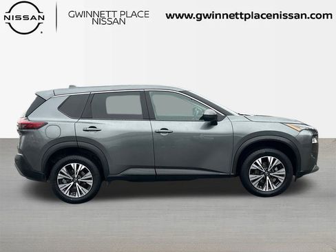 Used 2023 Nissan Rogue SV image 4