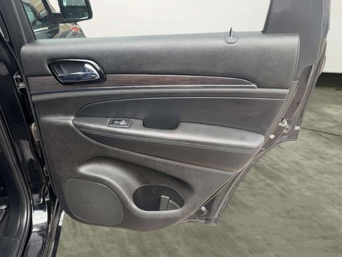 Used 2020 Jeep Grand Cherokee Overland image 27