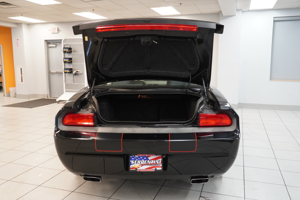 Used 2014 Dodge Challenger R/T w/ Blacktop Package RWD image 10