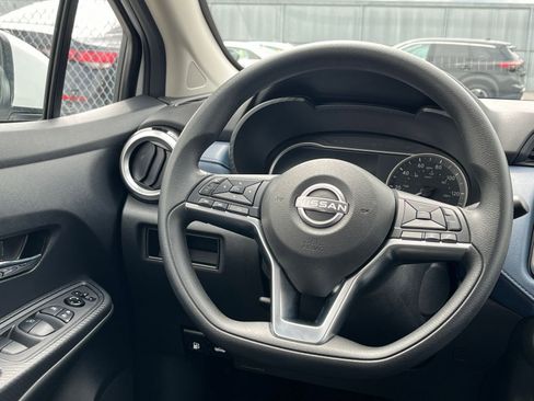 Used 2025 Nissan Versa SV FWD image 27