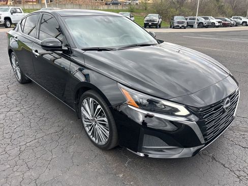 Used 2024 Nissan Altima 2.5 SL FWD image 3