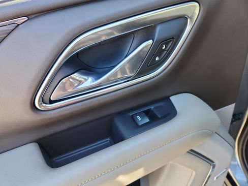 Used 2021 Chevrolet Tahoe Z71 w/ Z71 Signature Package image 43