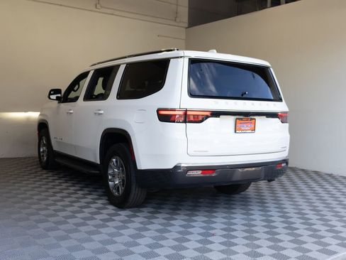 Used 2022 Jeep Wagoneer Series I AWD/4WD image 14