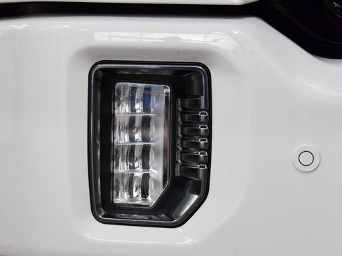 Used 2020 GMC Sierra 2500 AT4 w/ AT4 Premium Package image 14